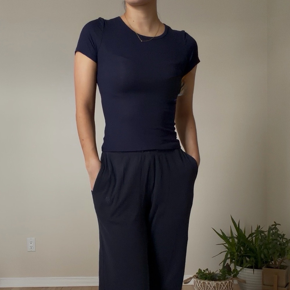 Joshua Perets Navy Blue Ultra-Soft Versatile T-Shirt - New with Tag Size M